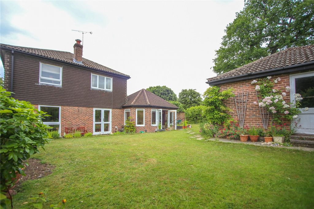 Property photo 2 of 21 Picture No. 17