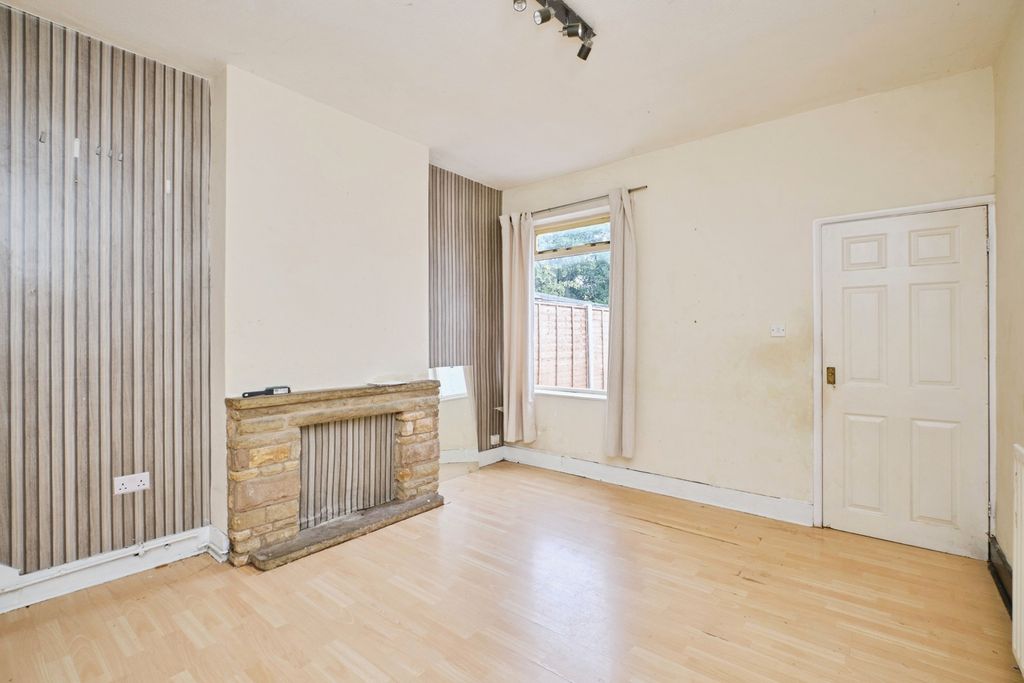 Property photo 2 of 20 Pbox-Img.Jpg