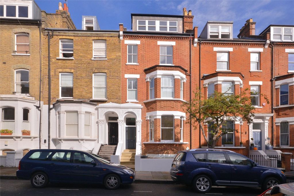 Property photo 1 of 17 Exterior