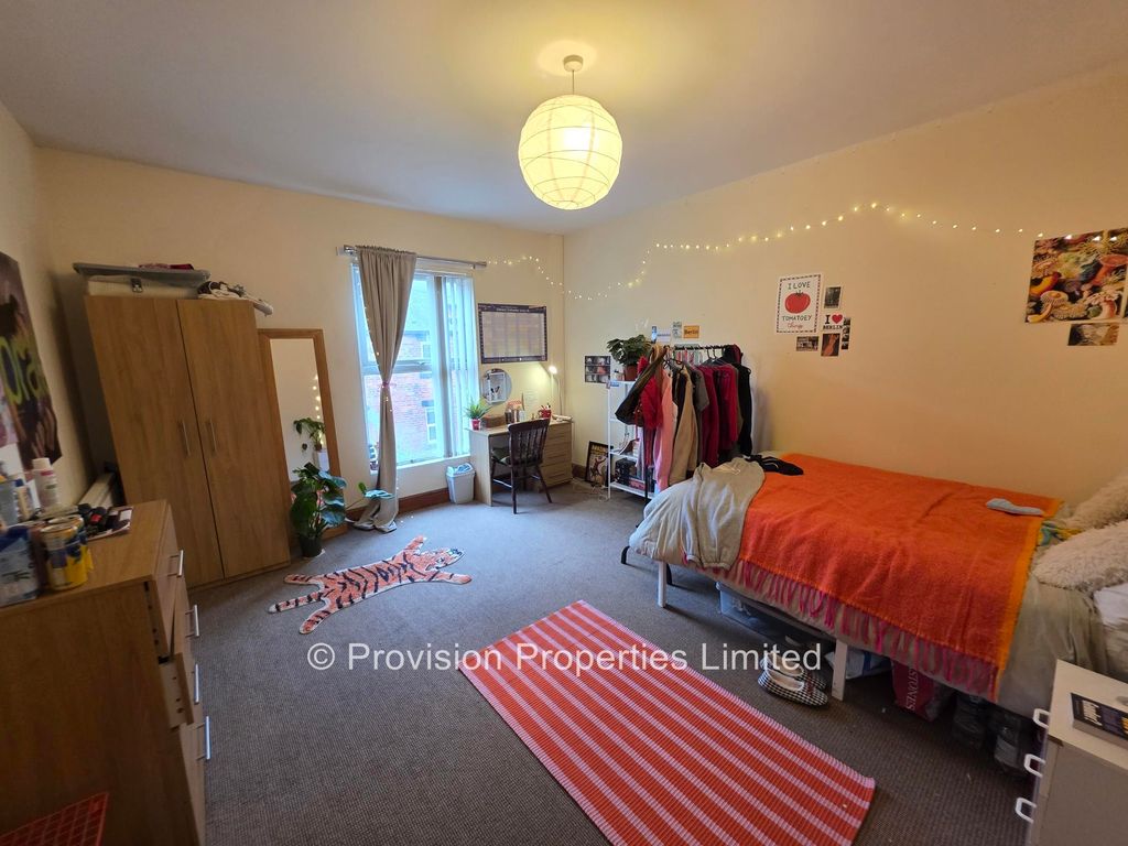 Property photo 2 of 11 Photo