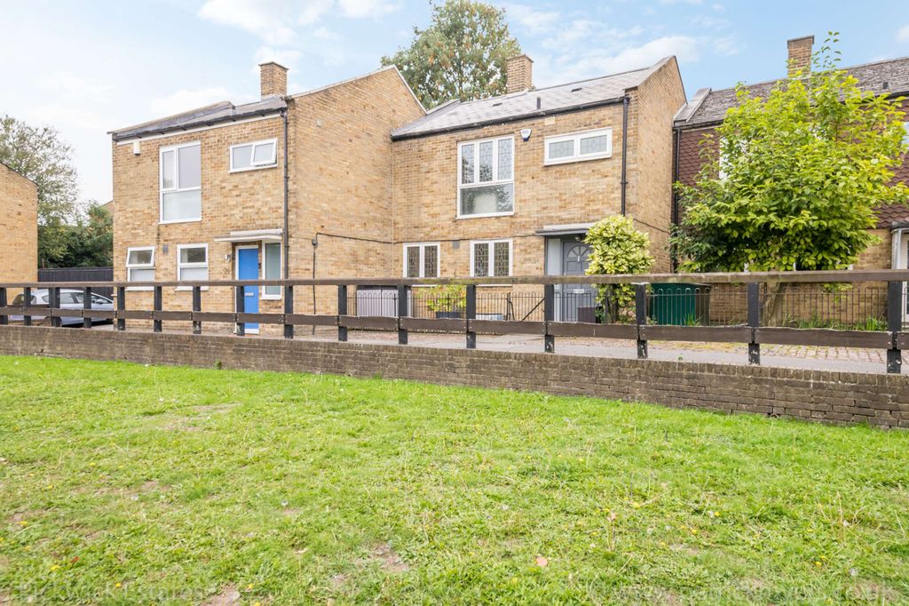 Property photo 3 of 17