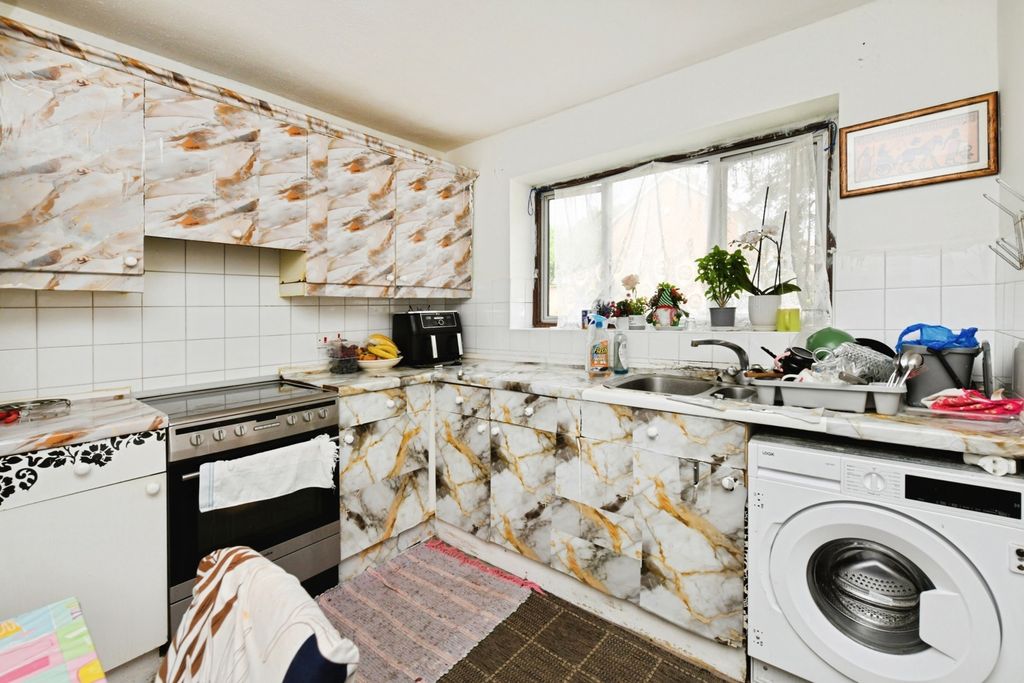 Property photo 3 of 16 Pbox-Img.Jpg