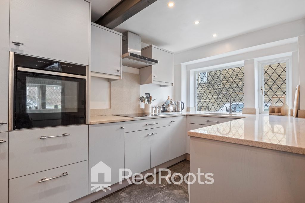 Property photo 2 of 22 4402762