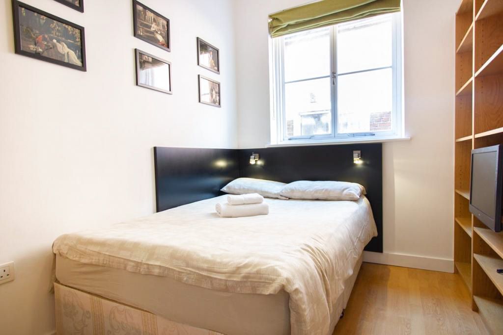 Property photo 1 of 6 Studio To Rent