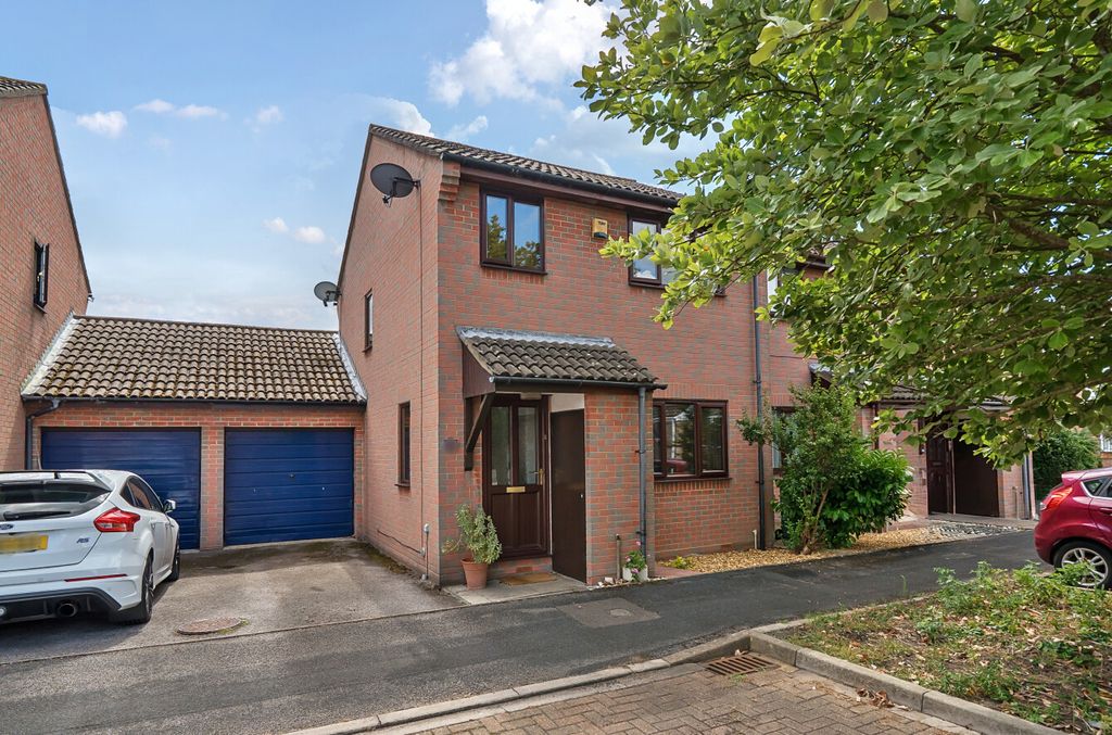 Property photo 1 of 11 1331206-25-688A0E...