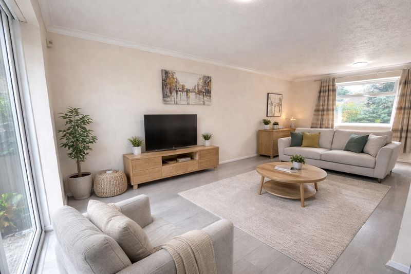 Property photo 2 of 12 Lounge