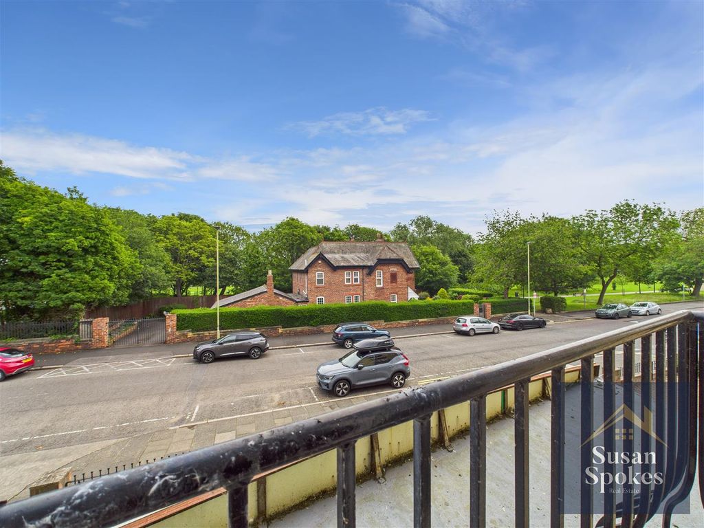 Property photo 3 of 15 Cam01858G0-Pr0127-Still014.Jpg