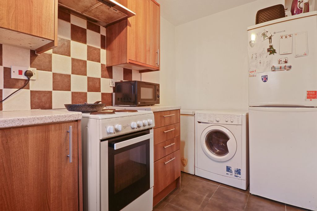 Property photo 2 of 5