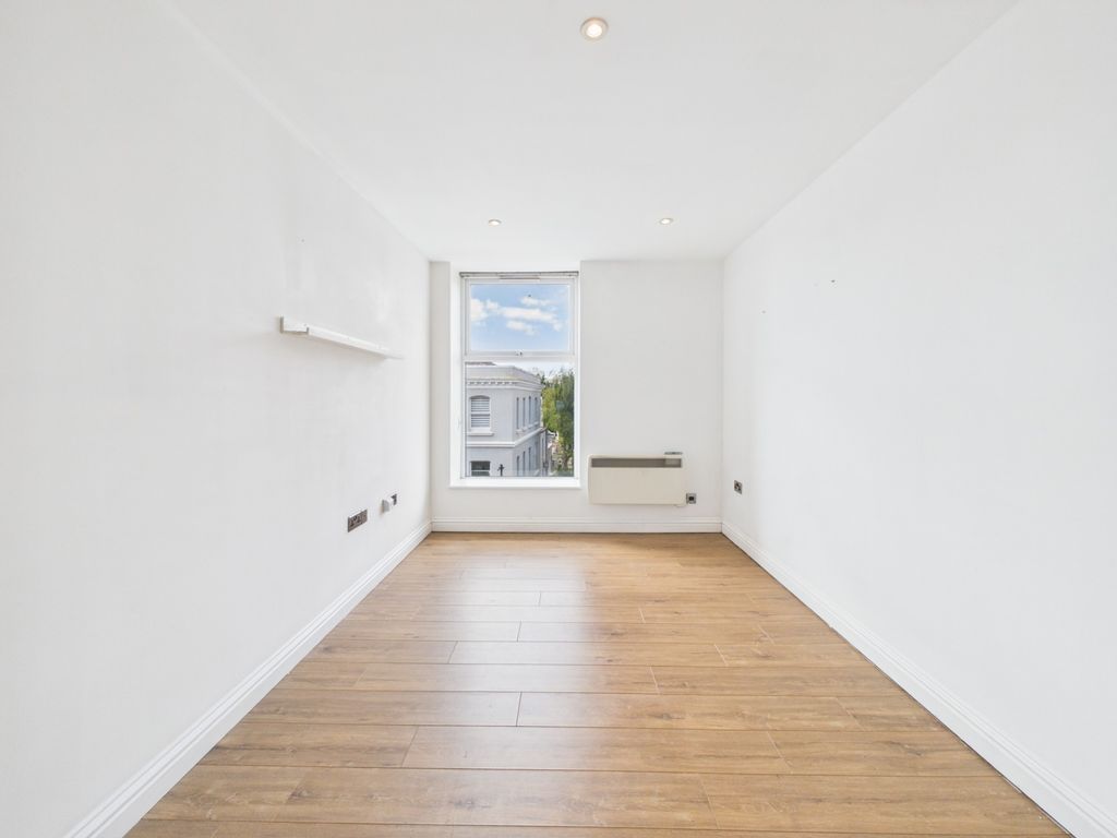 Property photo 2 of 11 5Aaf8Bee-E3E3-4764-B448-6566B19Eb2c7