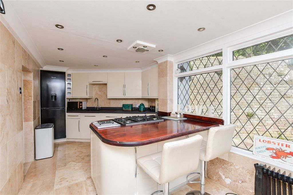 Property photo 2 of 15 Kitchen