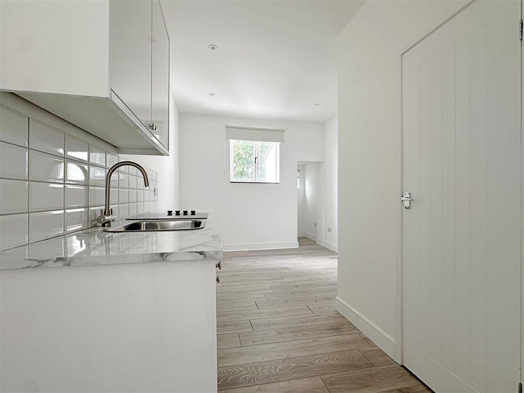 Property photo 2 of 5 Img_0988.Jpg