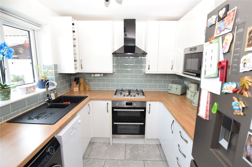 Property photo 2 of 15 Kitchen