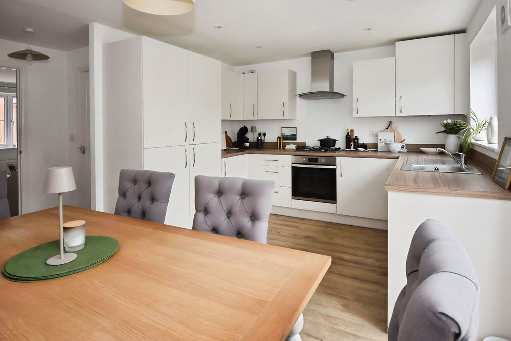 Property photo 2 of 21 Pbox-Img.Jpg