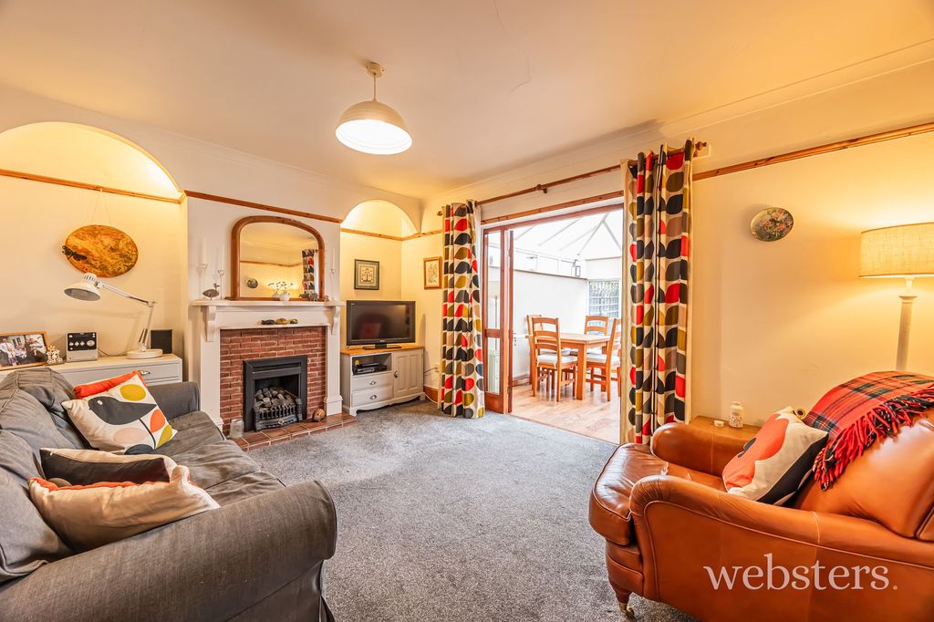 Property photo 3 of 20