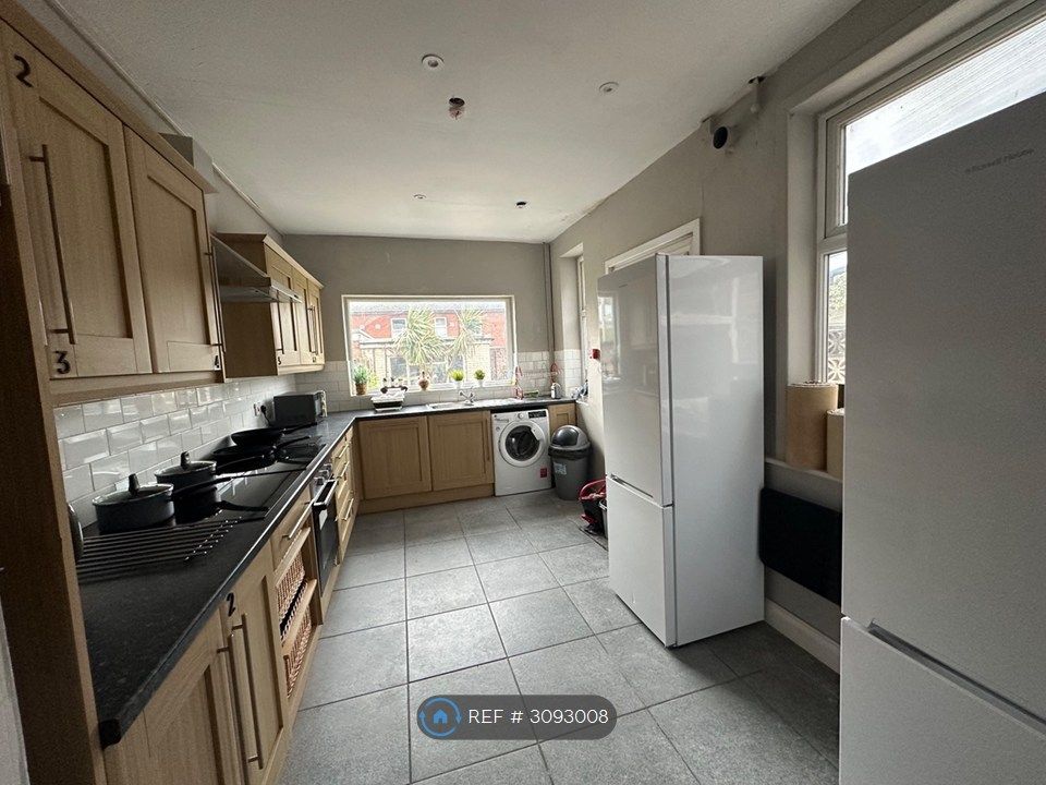 Property photo 3 of 5 Kitchen