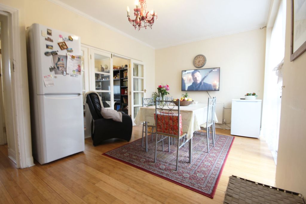 Property photo 3 of 18