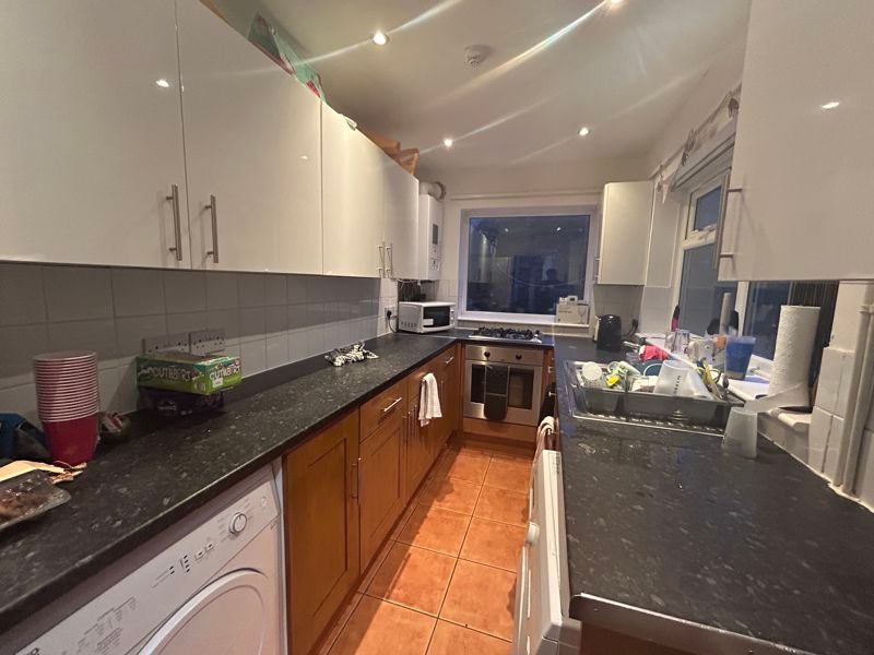 Property photo 1 of 9 Photo 3