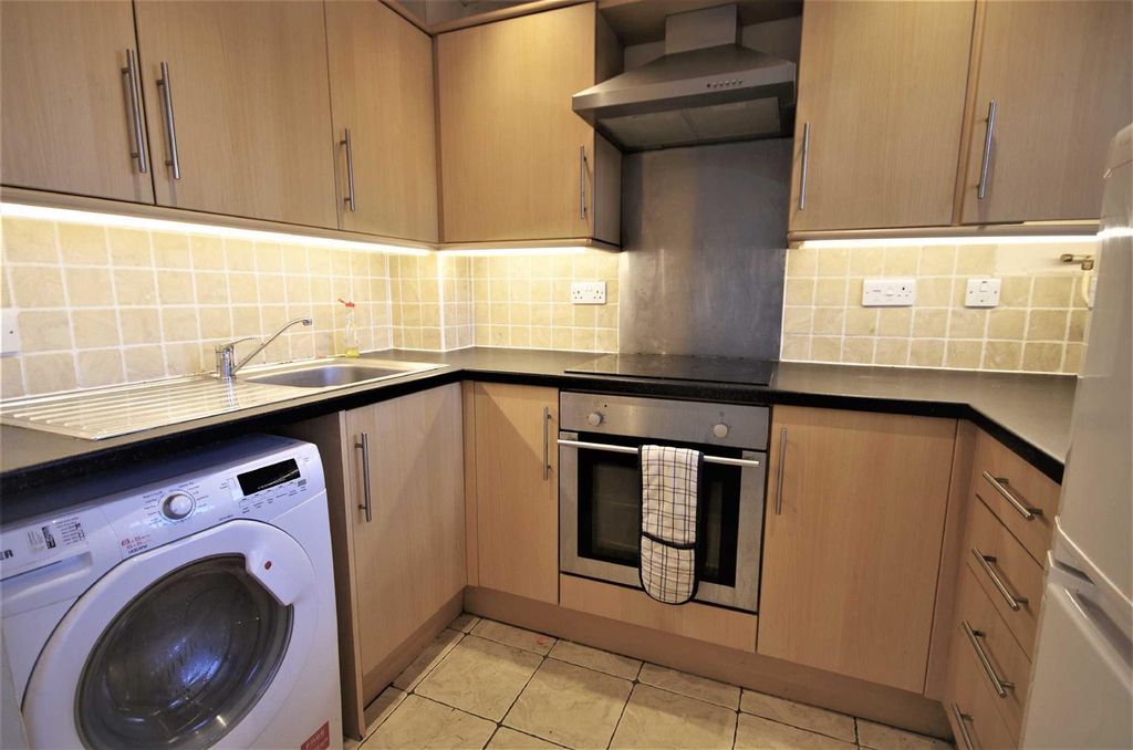 Property photo 2 of 6 Kitchen