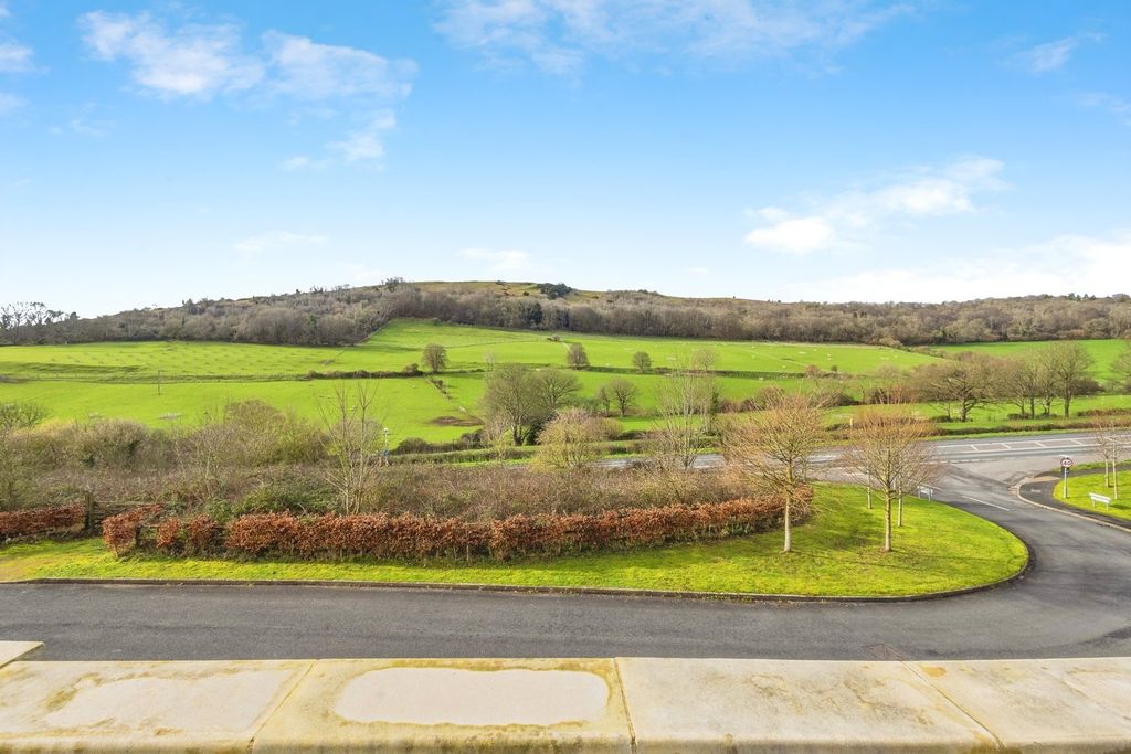 Property photo 2 of 46