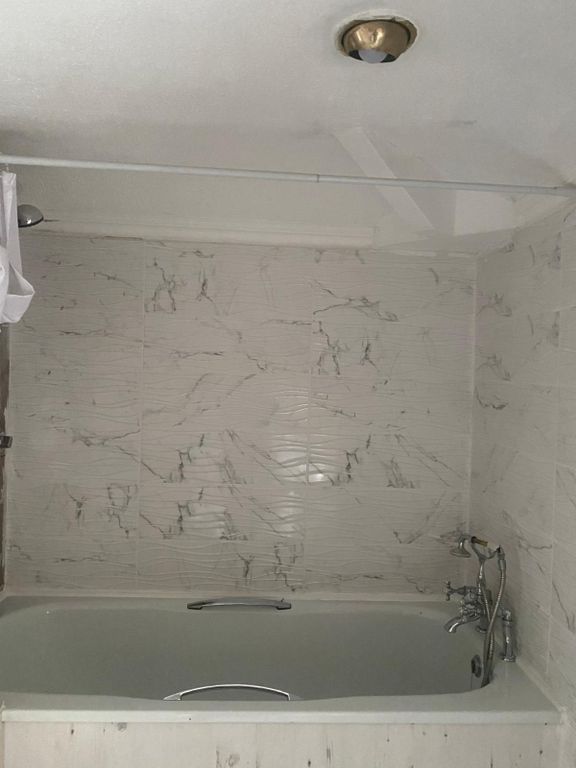 Property photo 3 of 11 A Clean, Modern Bathroom Suite Featuring A White B...