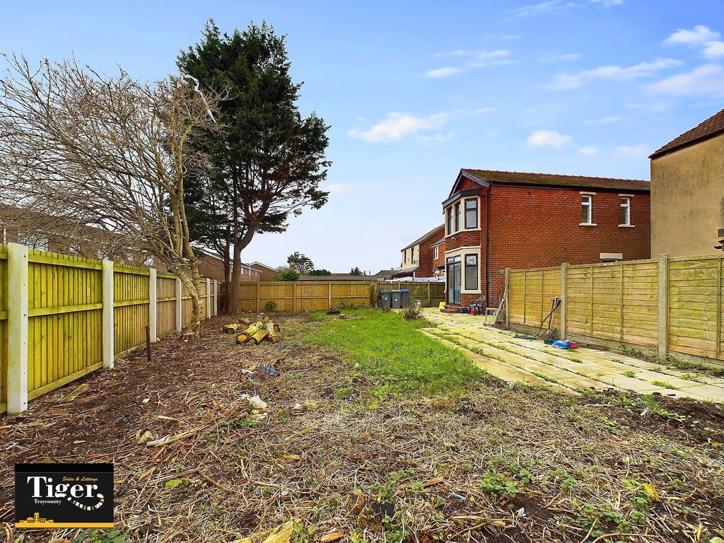 Property photo 2 of 18 Cam02176G0-Pr0437-Still006