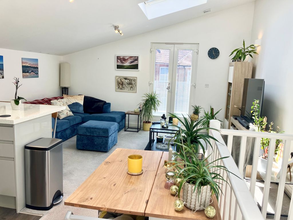 Property photo 2 of 12