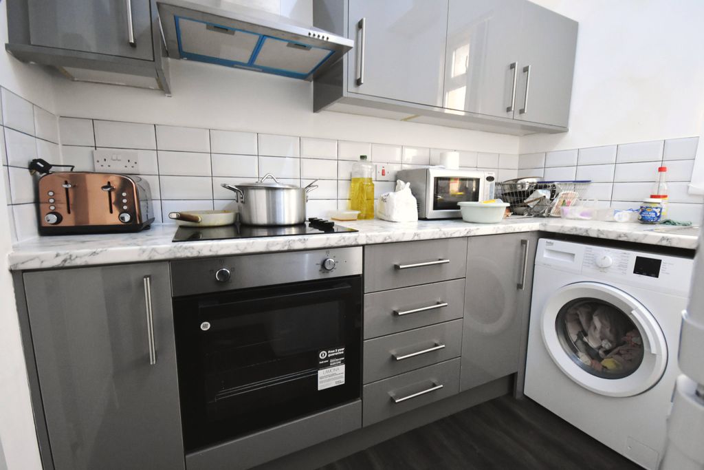 Property photo 2 of 5