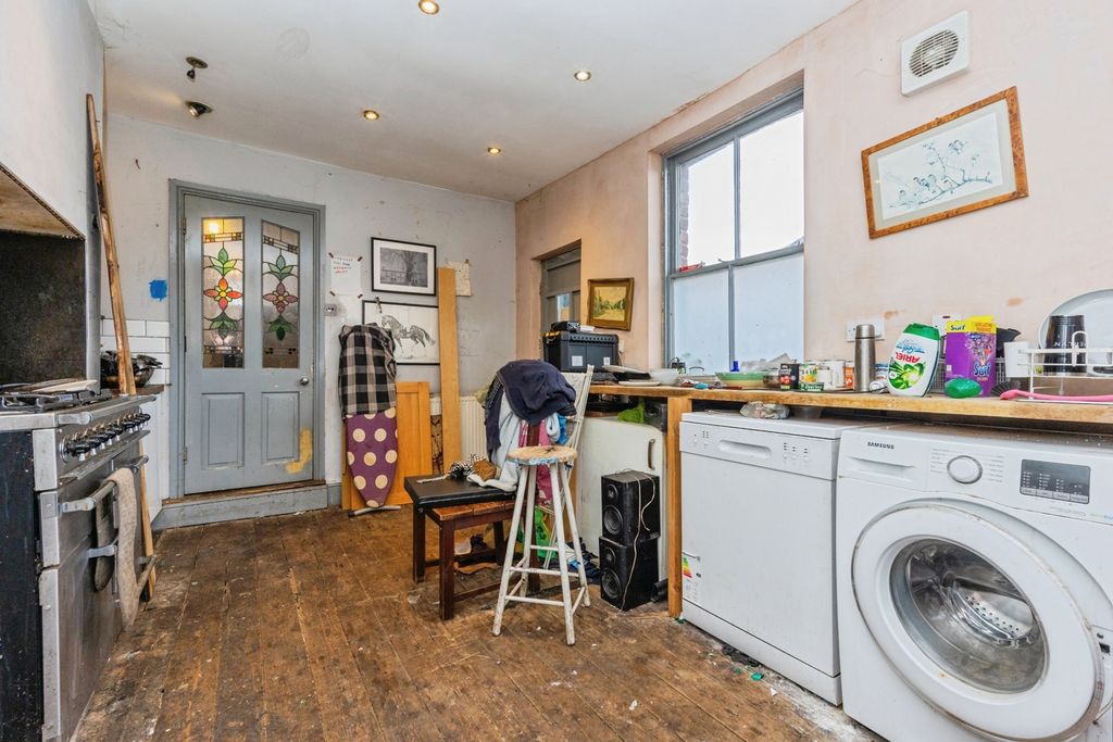 Property photo 2 of 24 Pbox-Img.Jpg