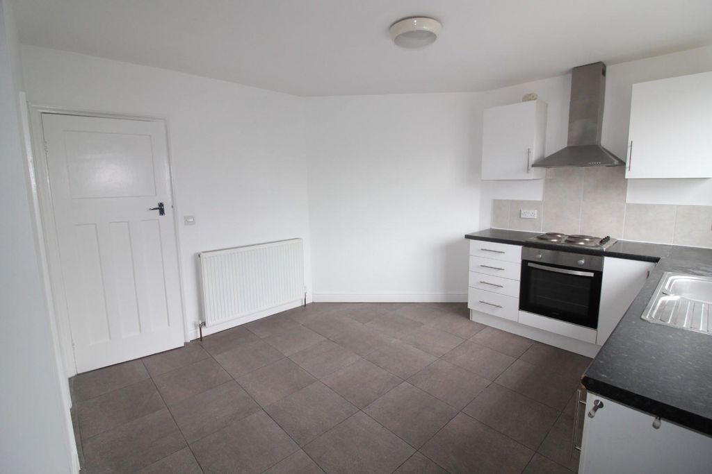 Property photo 3 of 13 Kitchen