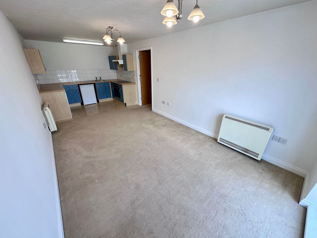 Property photo 3 of 6