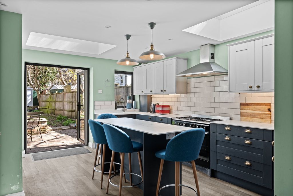 Property photo 2 of 14