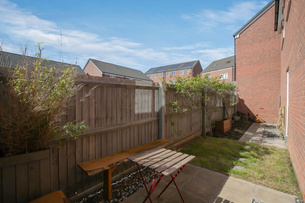 Property photo 2 of 19