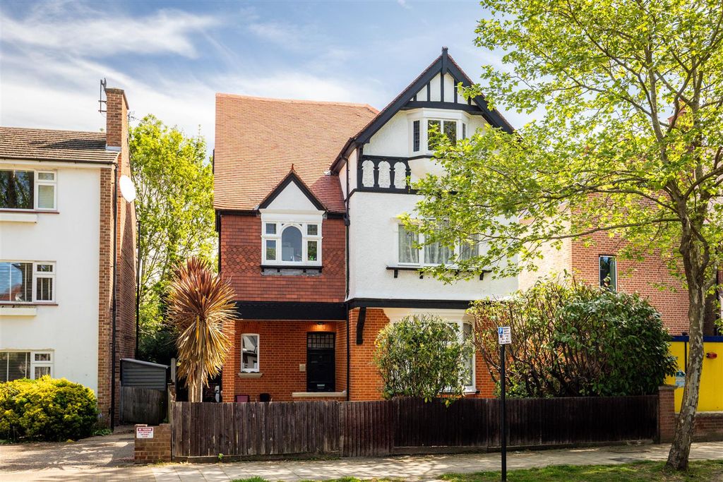 Property photo 1 of 9 Spencer Road-15.Jpg