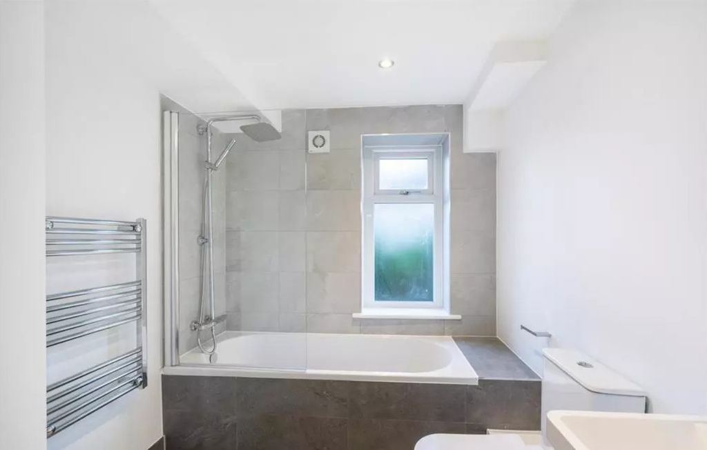 Property photo 1 of 4 Bathroom