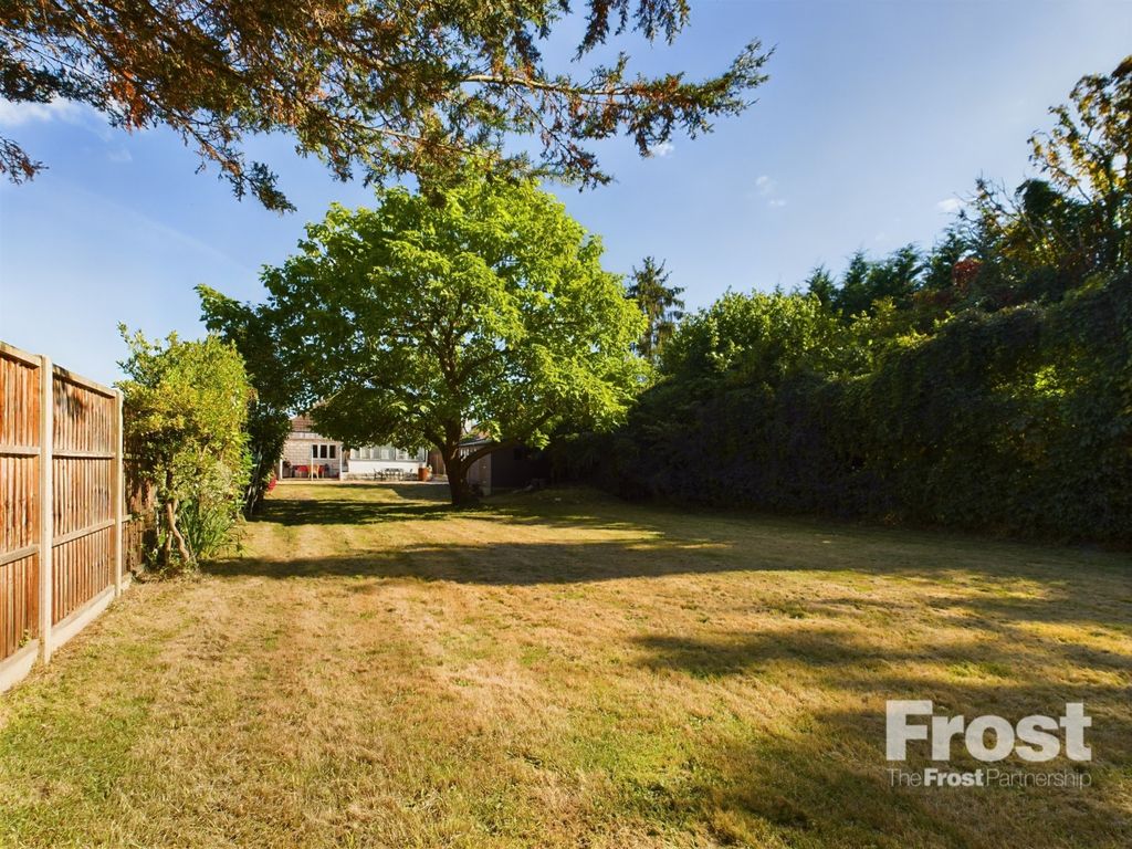 Property photo 2 of 23 Picture No. 25