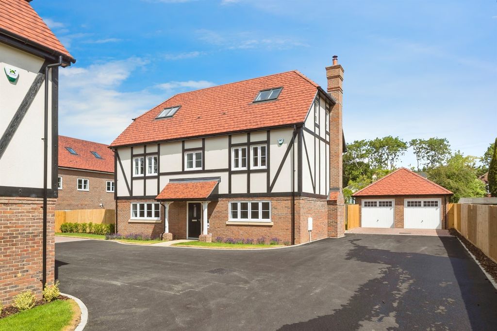 Property photo 1 of 17