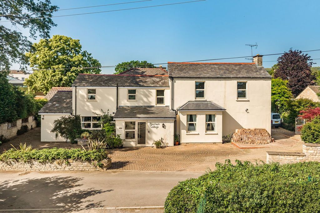 Property photo 1 of 31