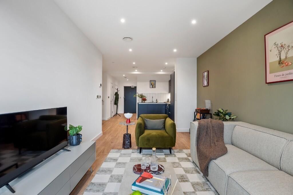 Property photo 2 of 17