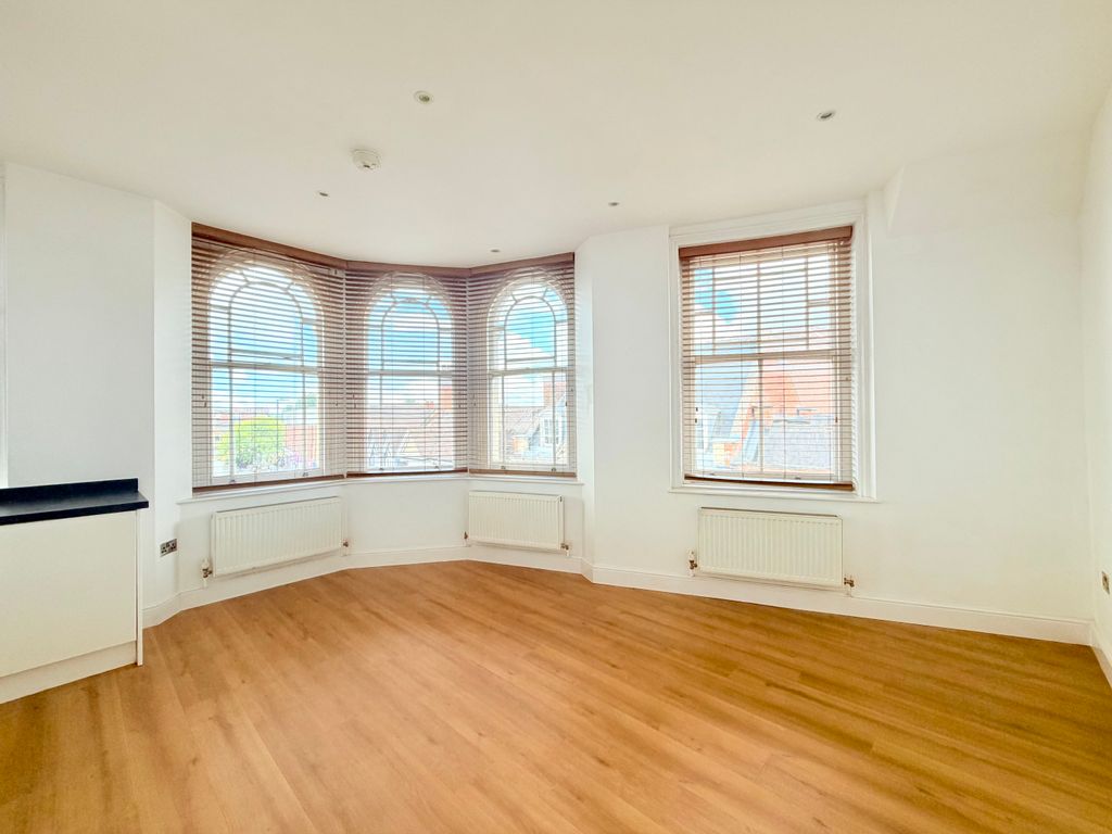 Property photo 2 of 14 Image