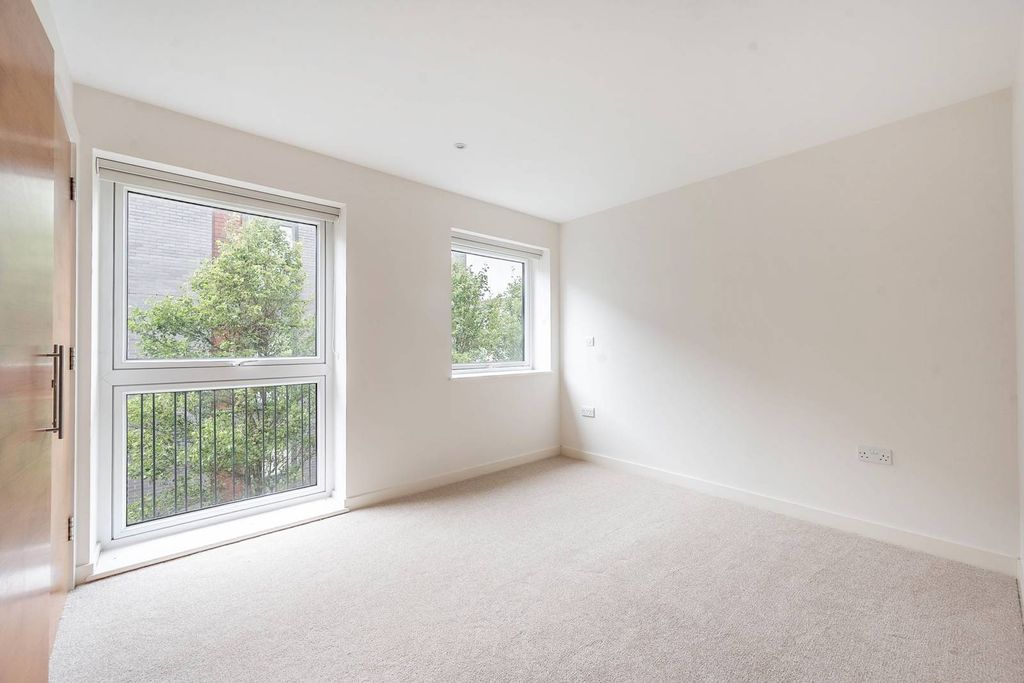 Property photo 3 of 9
