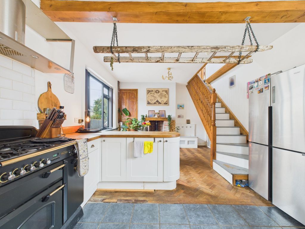 Property photo 3 of 21