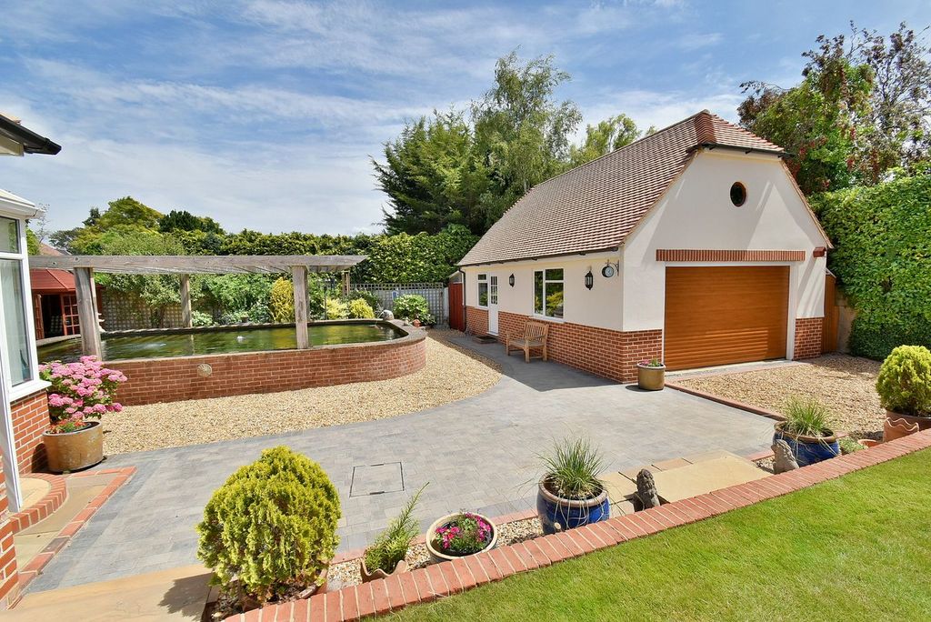 Property photo 3 of 31