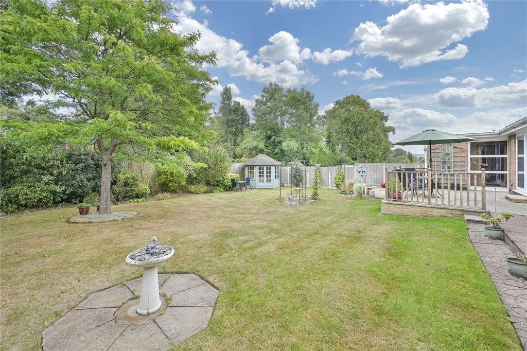 Property photo 2 of 21 Picture No. 17