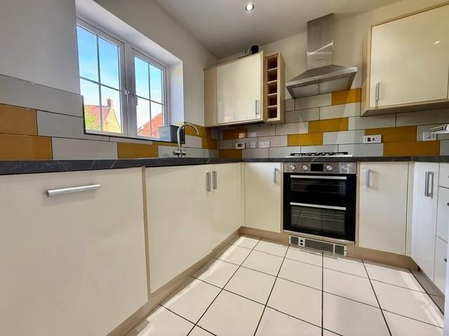 Property photo 3 of 16 2 Kitchen.Jpg
