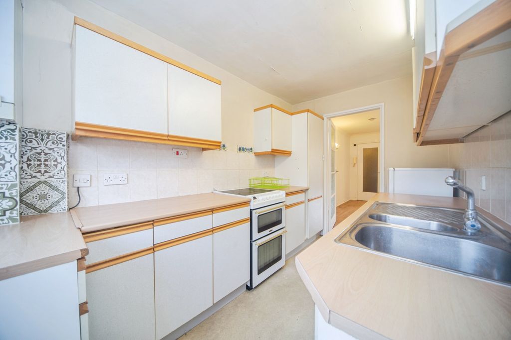 Property photo 3 of 21