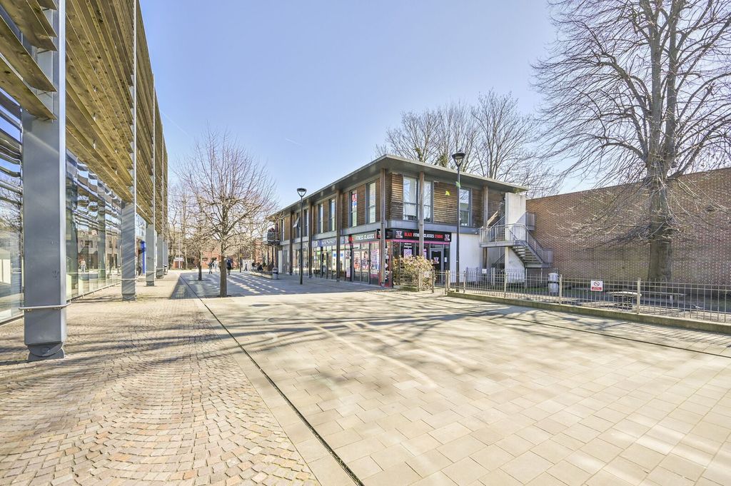 Additional image 4 of 2 bed maisonette for saleThe Broadway, Highams Park, London E4