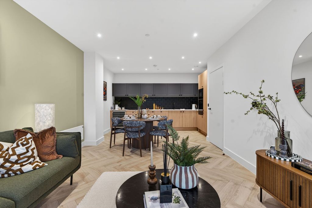 Property photo 1 of 38