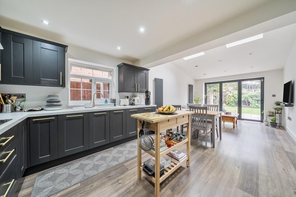 Property photo 3 of 22 Kitchen