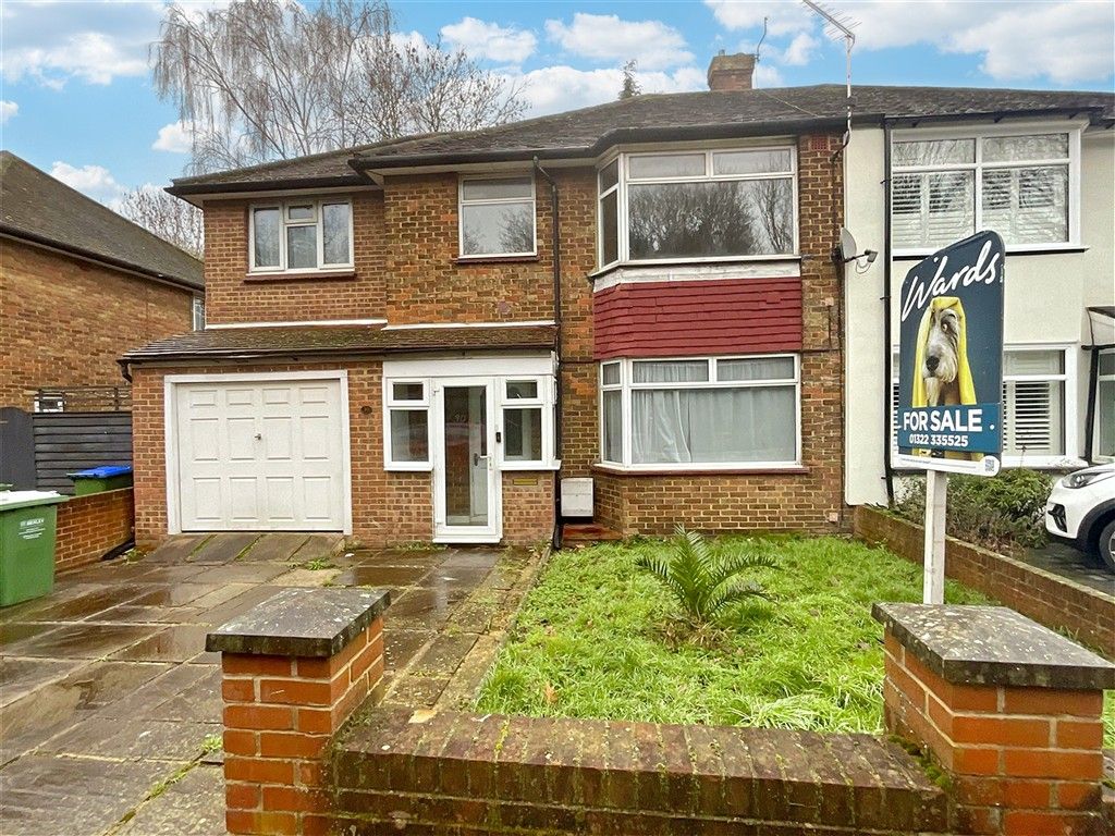 Property photo 3 of 18 Front