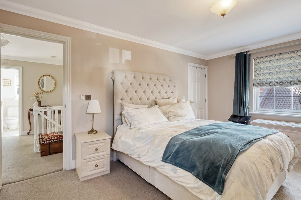 Property photo 3 of 18